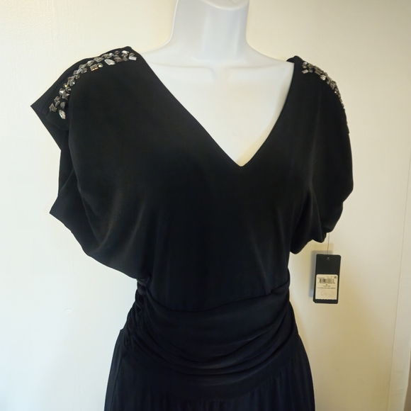 New..Guess jumpsuit, size small..black color..for small waist girls. - Picture 6 of 6